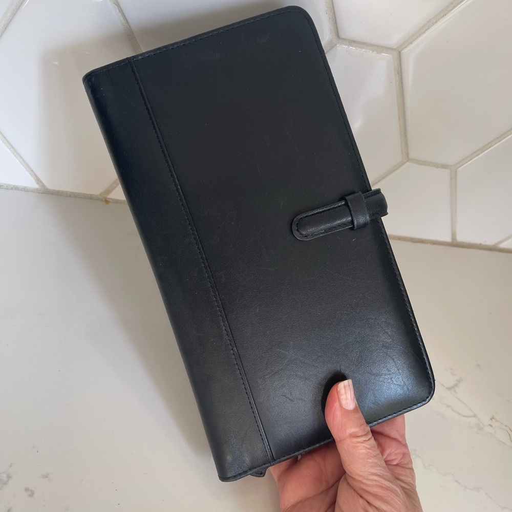 Levenger Black Leather Wallet UNISEX